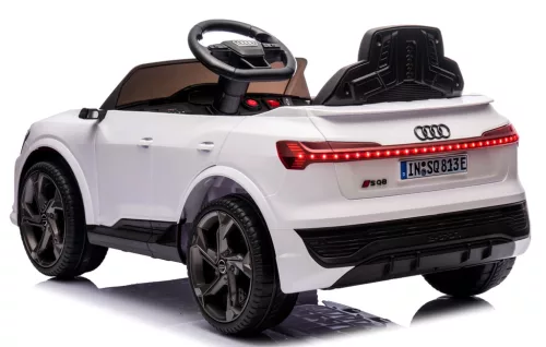 AUDI SQ8 - elektromos kisautó - fehér  