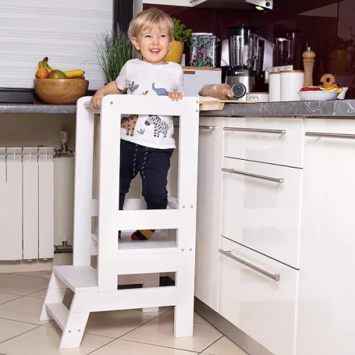 Konyhai fellépő, fehér színben, 3 szintes
