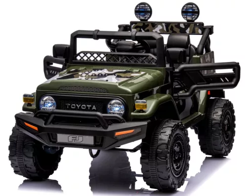 Zöld Toyota FJ Cruiser licencelt elektromos kisautó