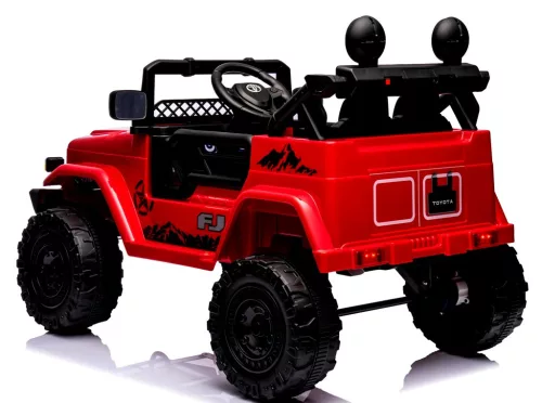 Piros Toyota FJ Cruiser licencelt elektromos kisautó